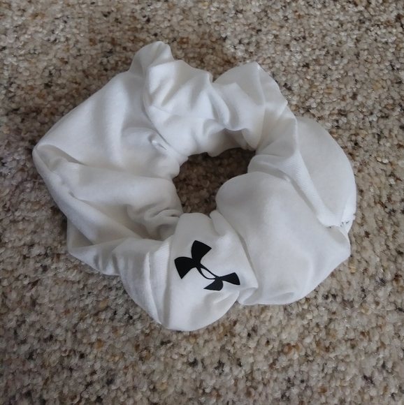 Under armour scrunchies Clearance